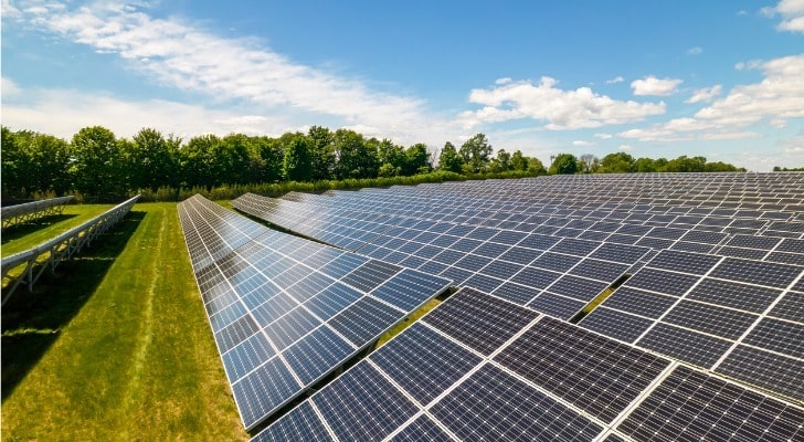 how to invest in solar energy stocks